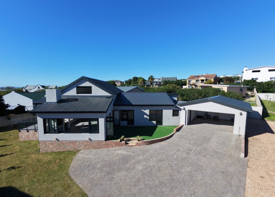 4 Bedroom Property for Sale in Stilbaai Wes Western Cape